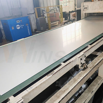 Wysoka twardość 1500 mm Szerokość płytka wykończeniowa niezinoksowa 3000 mm Długość 0,9 mm Płytka walcowana na zimno ze stali nierdzewnej 2B Powierzchnia