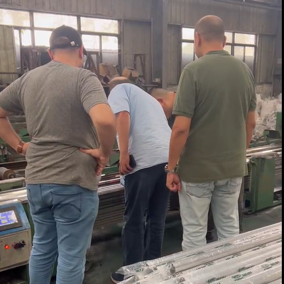 304L rurki ze stali nierdzewnej lustrzane lustrzane okrągłe kwadratowe prostokątne rury z dostosowaną długością do dekoracji budynku