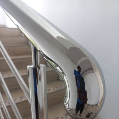 Wyposażenie balustrady schodowej z nierdzewnej stali SUS 201 304 316 Składniki balustrady ze stali nierdzewnej Akcesoria szklane