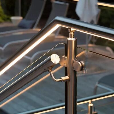 Wyposażenie balustrady schodowej z nierdzewnej stali SUS 201 304 316 Składniki balustrady ze stali nierdzewnej Akcesoria szklane